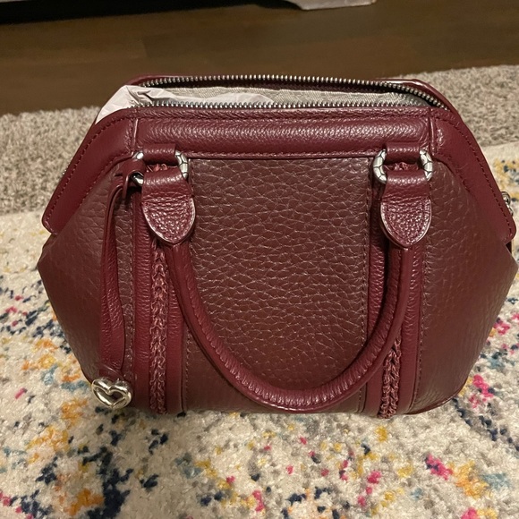 Maroon leather Brighton bag with dust cover and box 8”Hx 11.5”Wx 3.5”D - Picture 2 of 7